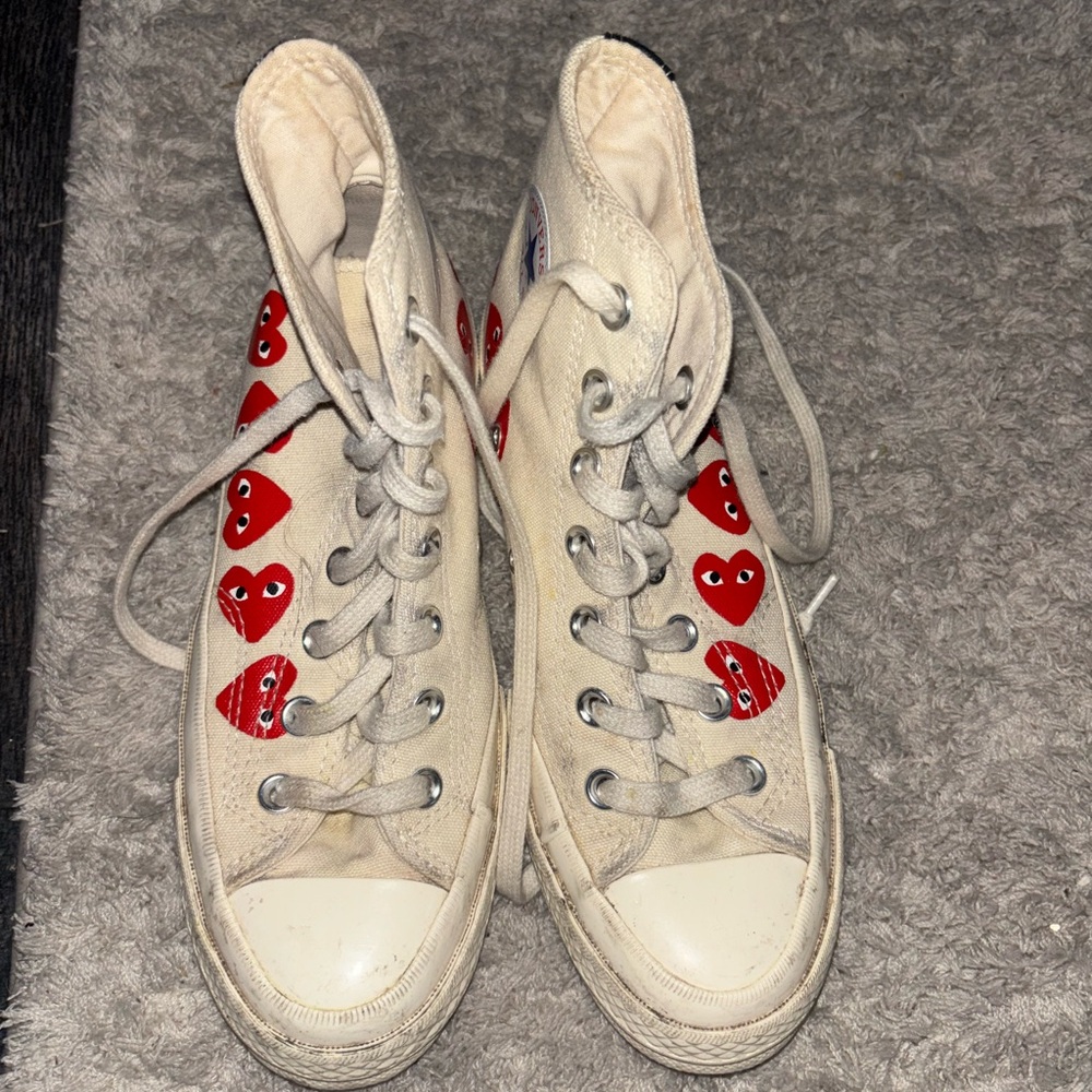 Comme des Garcons PLAY Cream and Red Heart Sneakers
